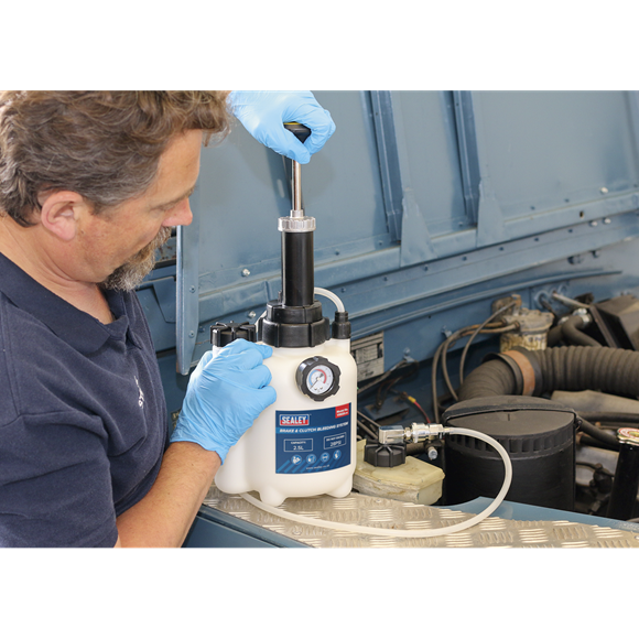 Sealey VS820 Brake & Clutch Bleeding System 2.5L ABS Suitable 28psi Max Pressure