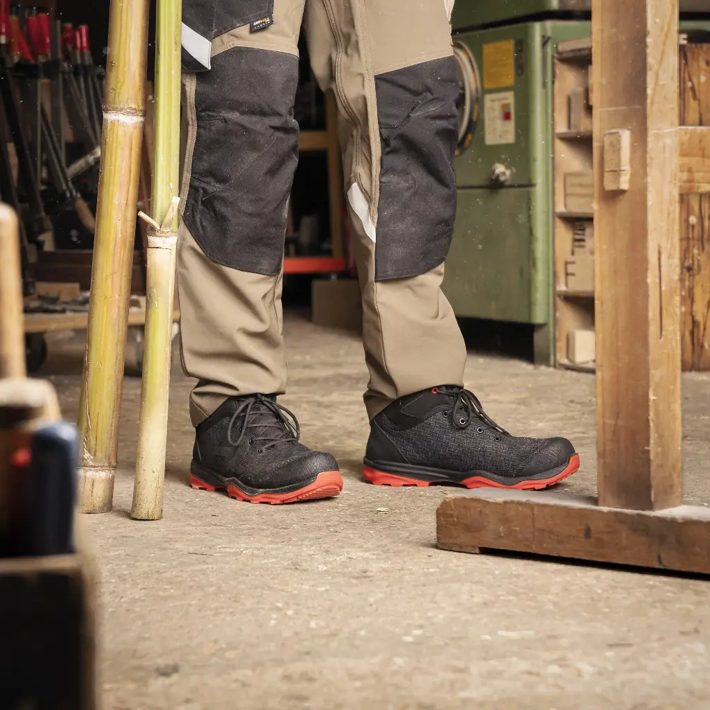 uvex Heckel RUN-R PLANET 100 HIGH lace-up boot, 100% metal-free, 3-13 